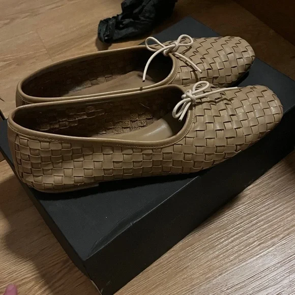 Freda Salvador- JADA- latte- cats paws at the bottom for longer life - Picture 4 of 4